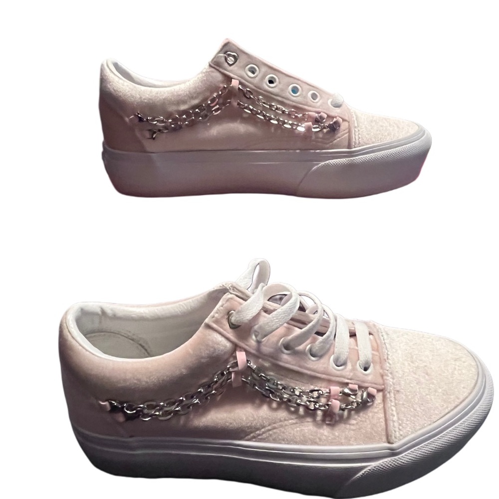vans old school platform chain sneakers in pink.